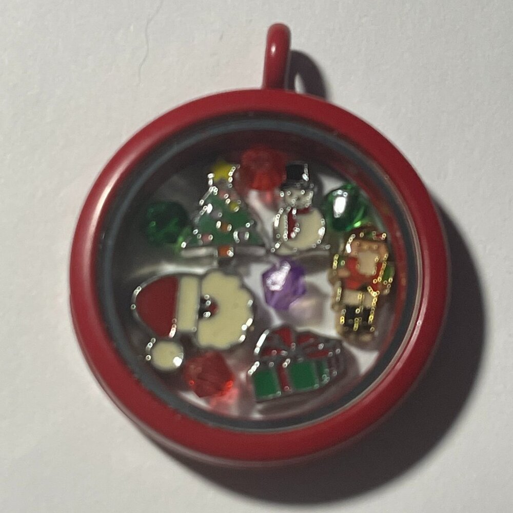 HAPPY HOLIDAYS Memory Locket w/ Chain NEW